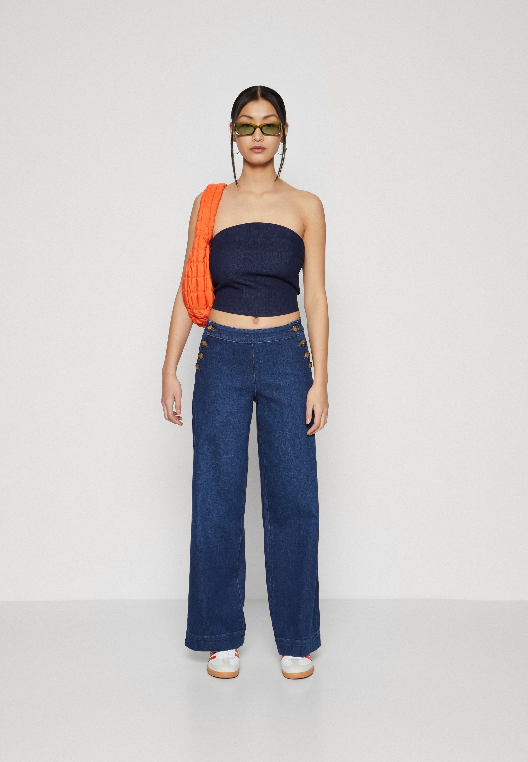 ONLY ONLMADISON BUTTON WIDE - Wijde pijpen - donkerblauw denim