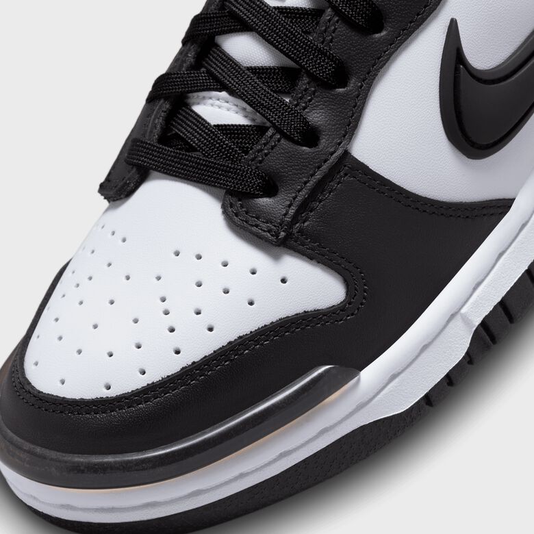 WMNS Dunk Low Panda Twist