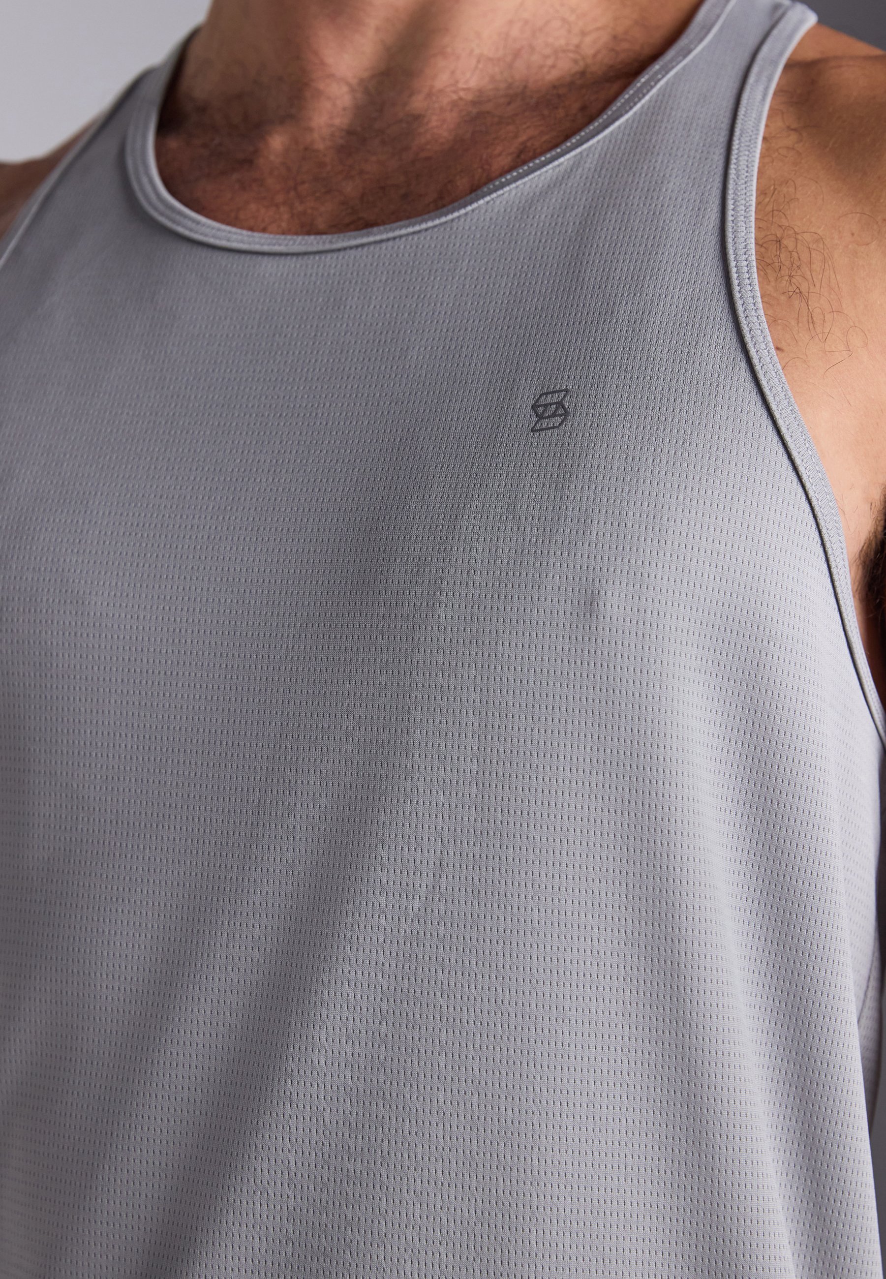 Pier One Sport ESSENTIAL SCHNELLTROCKNENDES MUSKELWESTE MIT RACERBACK - Oberteil - grau