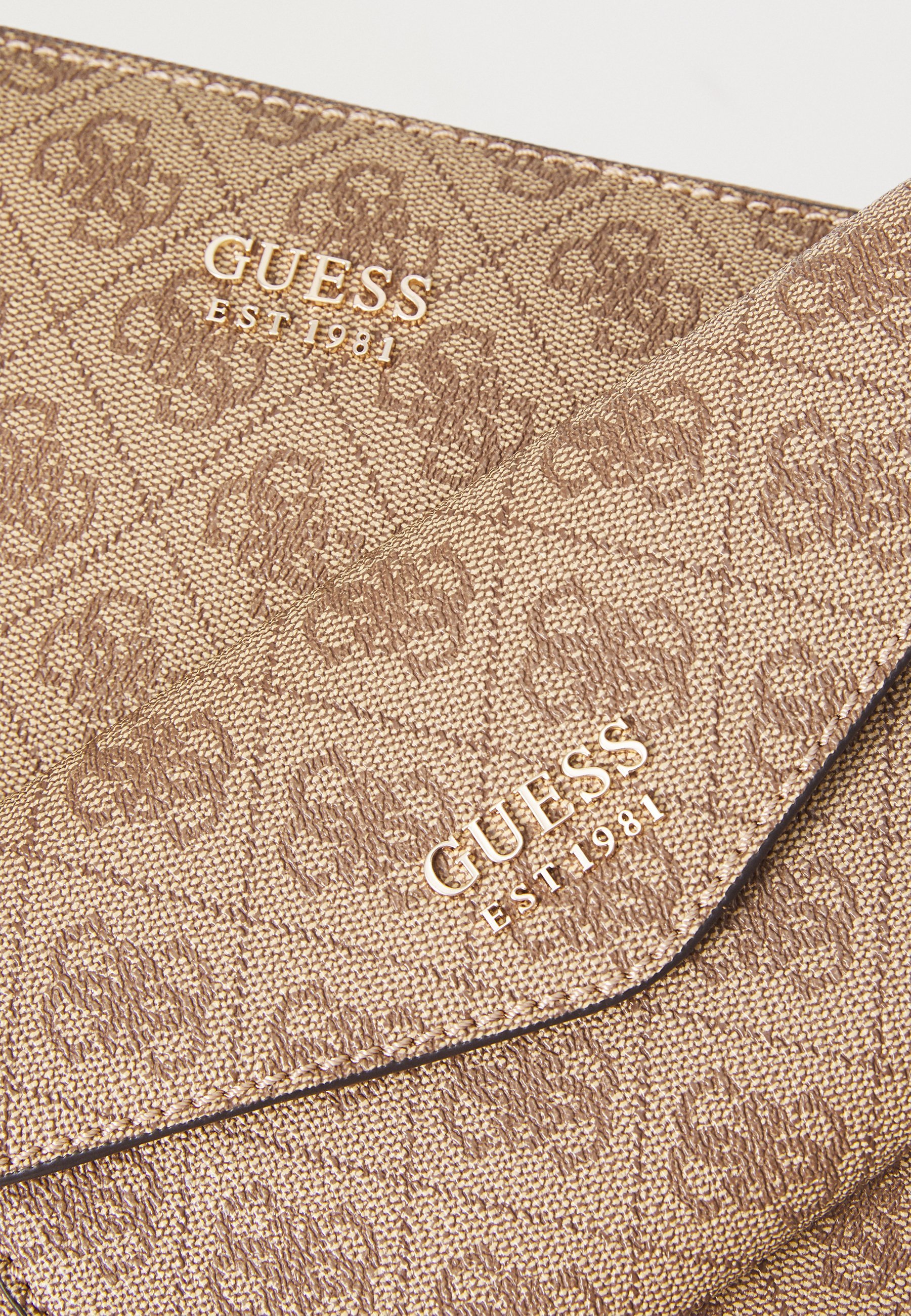 Guess BRENTON TOTE SET - Clutch - latte logo