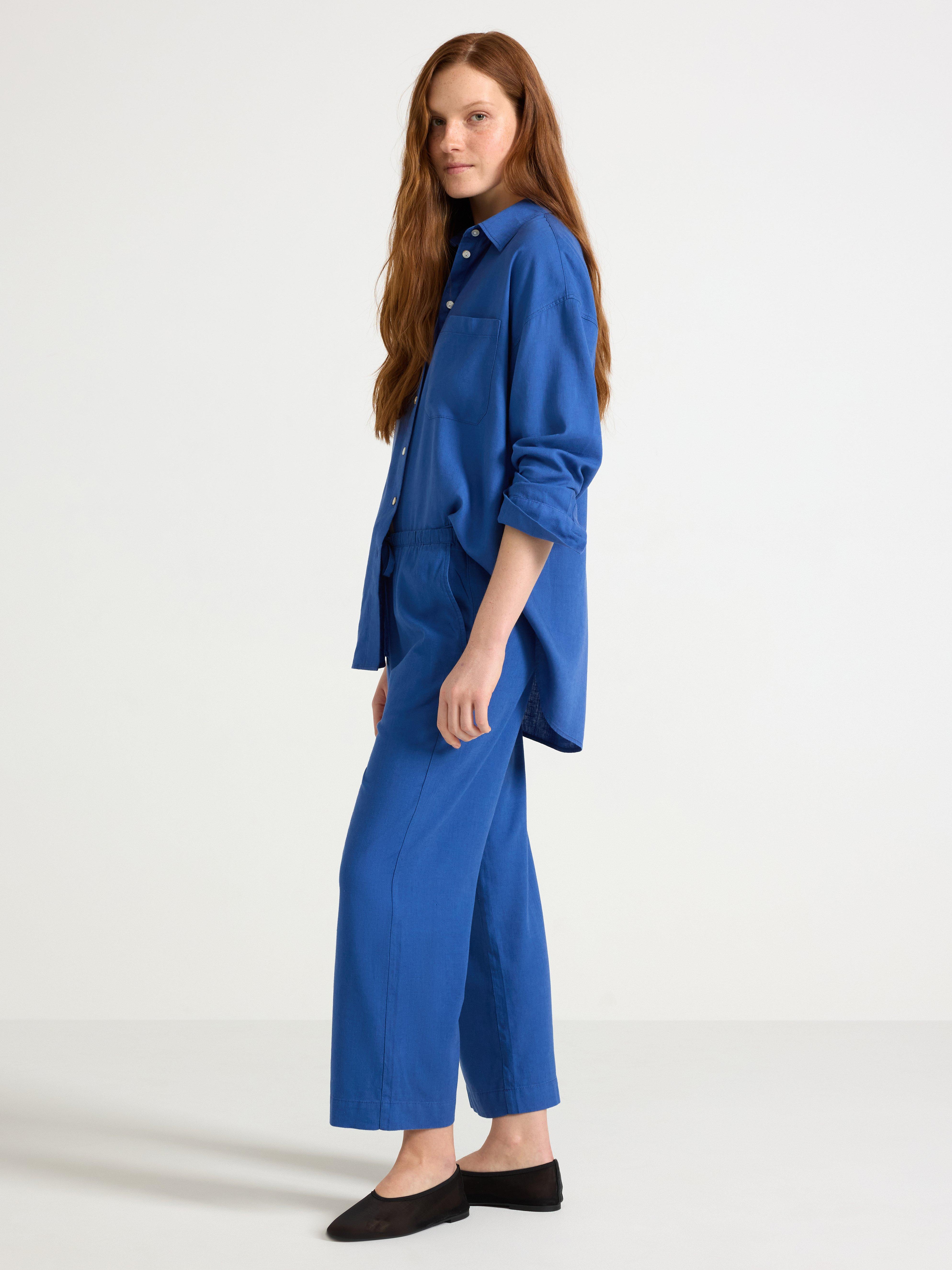 BELLA raka croppade byxor i linneblandning Blue