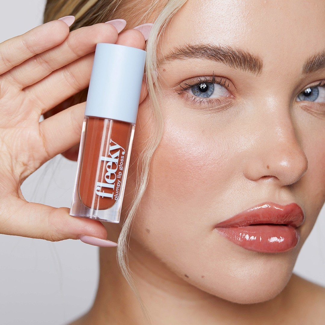 „Fleeky Lipgloss Plumpy Lipgloss“ – drėkinamoji priežiūra su apimties suteikiančiu efektu – 5 ml