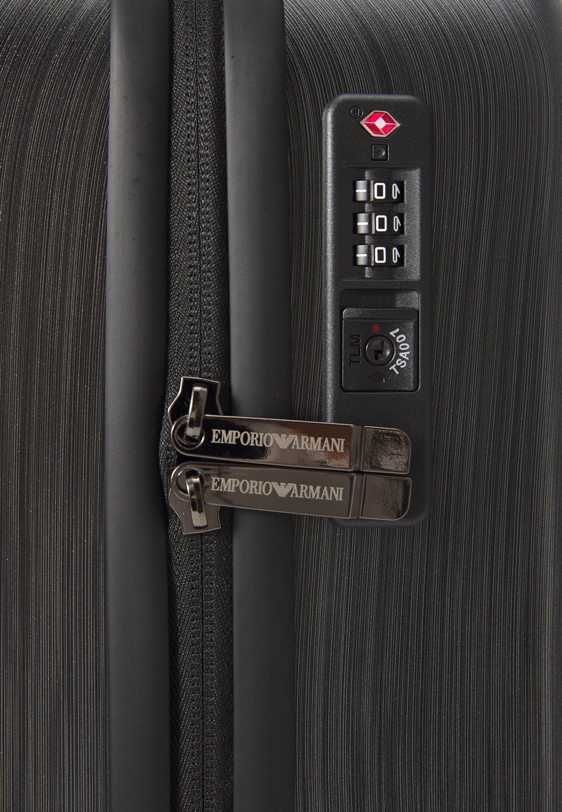 Emporio Armani Reizen