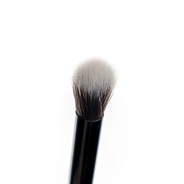 Brushworks č. 14 Nadýchaný štětec na rozjasnění očí