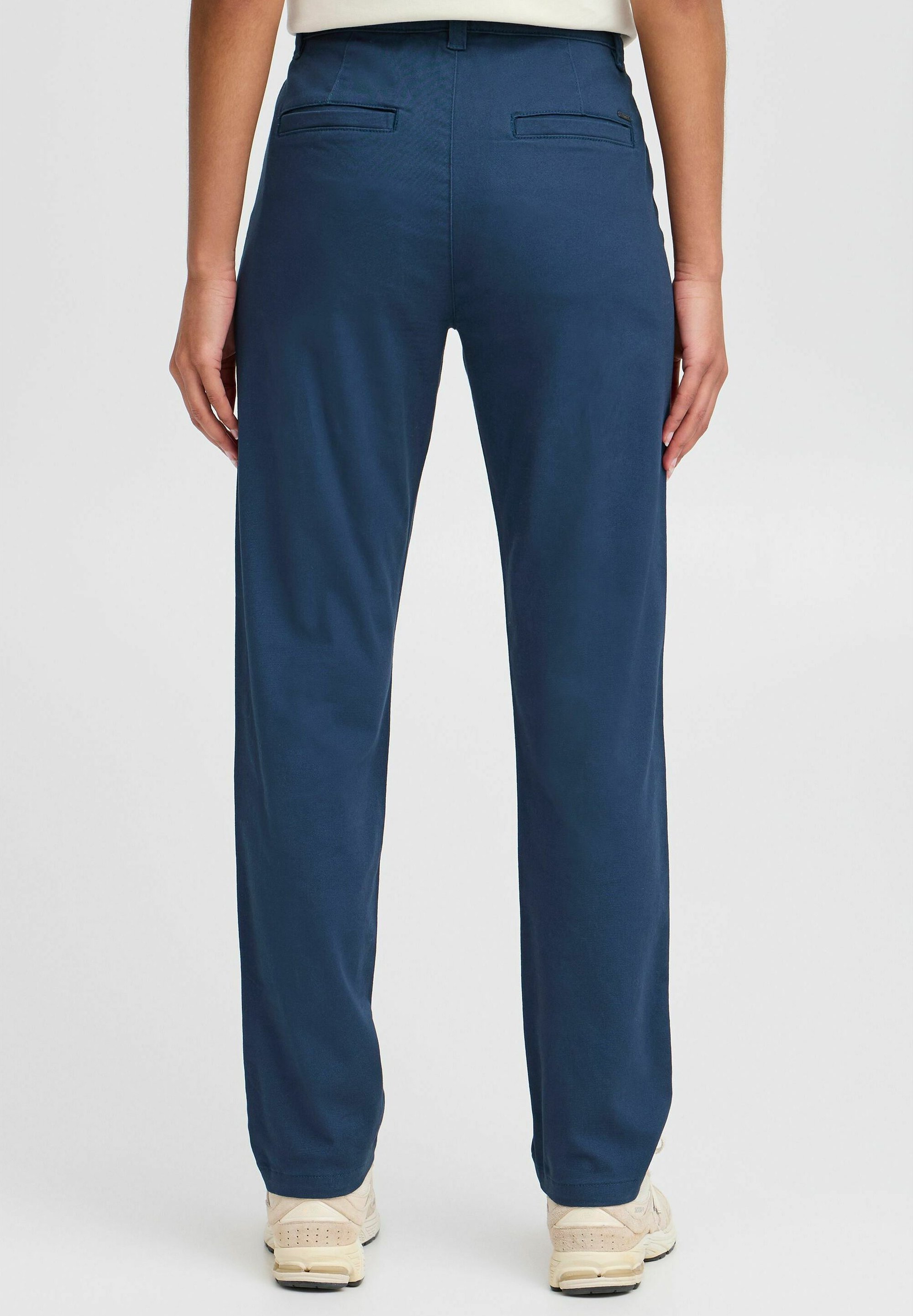 Oxmo OXKVITANA REGULAR FIT - Chinos - dress blues