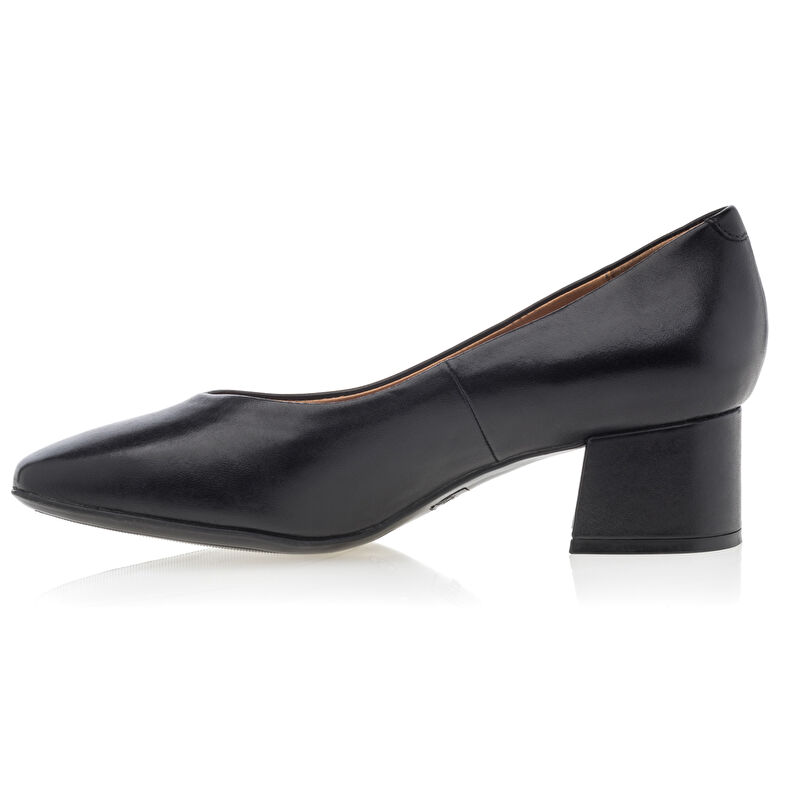 Women's Black Pumps