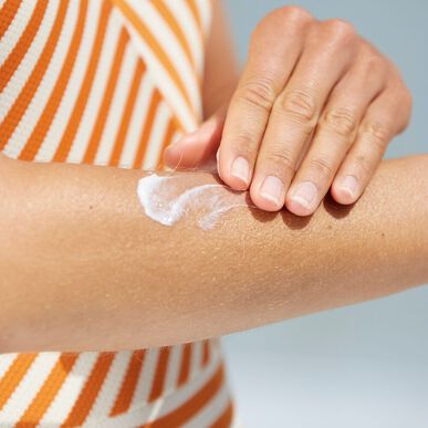 Isdin Zklidňující a osvěžující mléko po opalování 400 ml