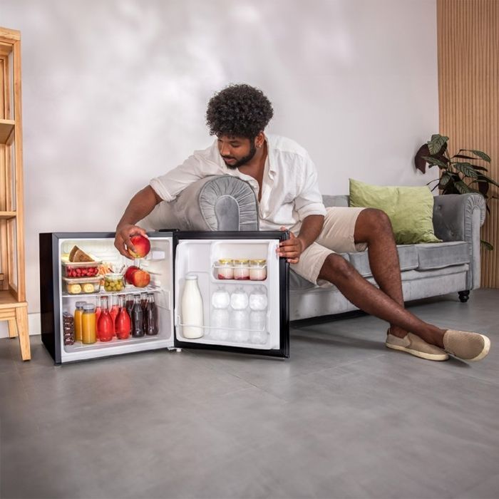 Cecotec Mini Fridge GrandCooler 20000 L SilentCompress Stainless Steel E. Compact refrigerator with a 46L capacity and customizable door.