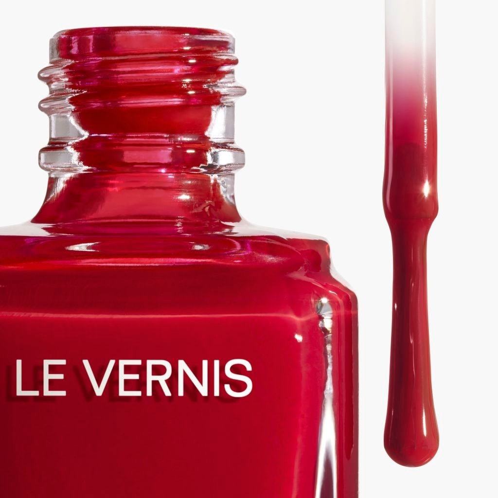 CHANEL nagų lakas LE VERNIS ILGAI IŠLIEKANTI SPALVA IR BLYKSĖJIMAS - 13 ml