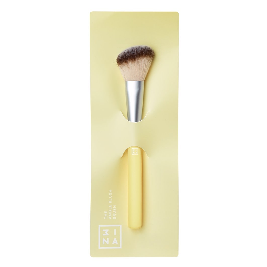 3INA Make-upaccessoire: Schuine blushkwast – 1 stuk