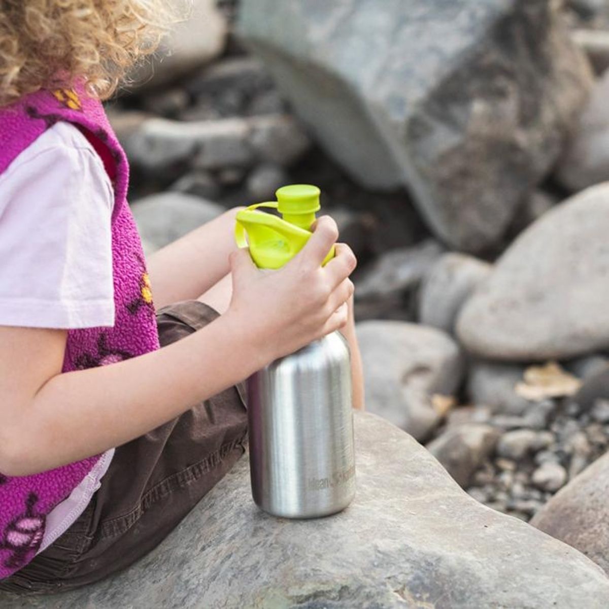  Steklenica za vodo Klean Kanteen Kid Classic 12 oz z zamaškom in športnim pokrovčkom