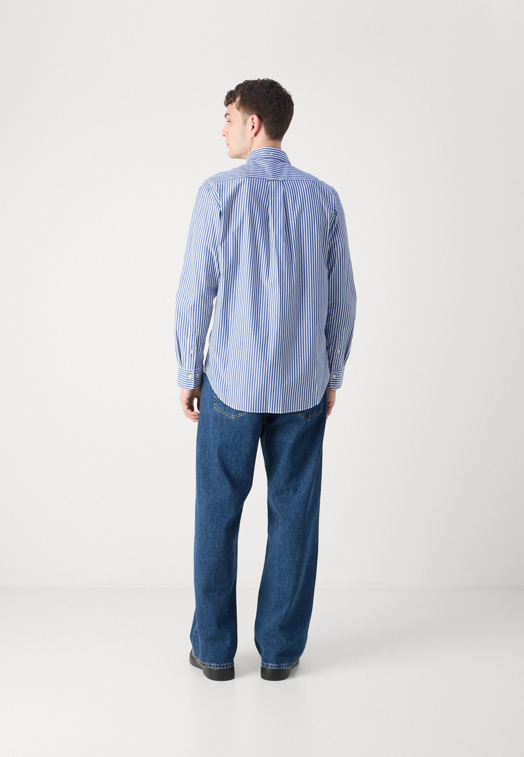 GANT REG POPLIN STRIPE - Overhemd - marine weiß