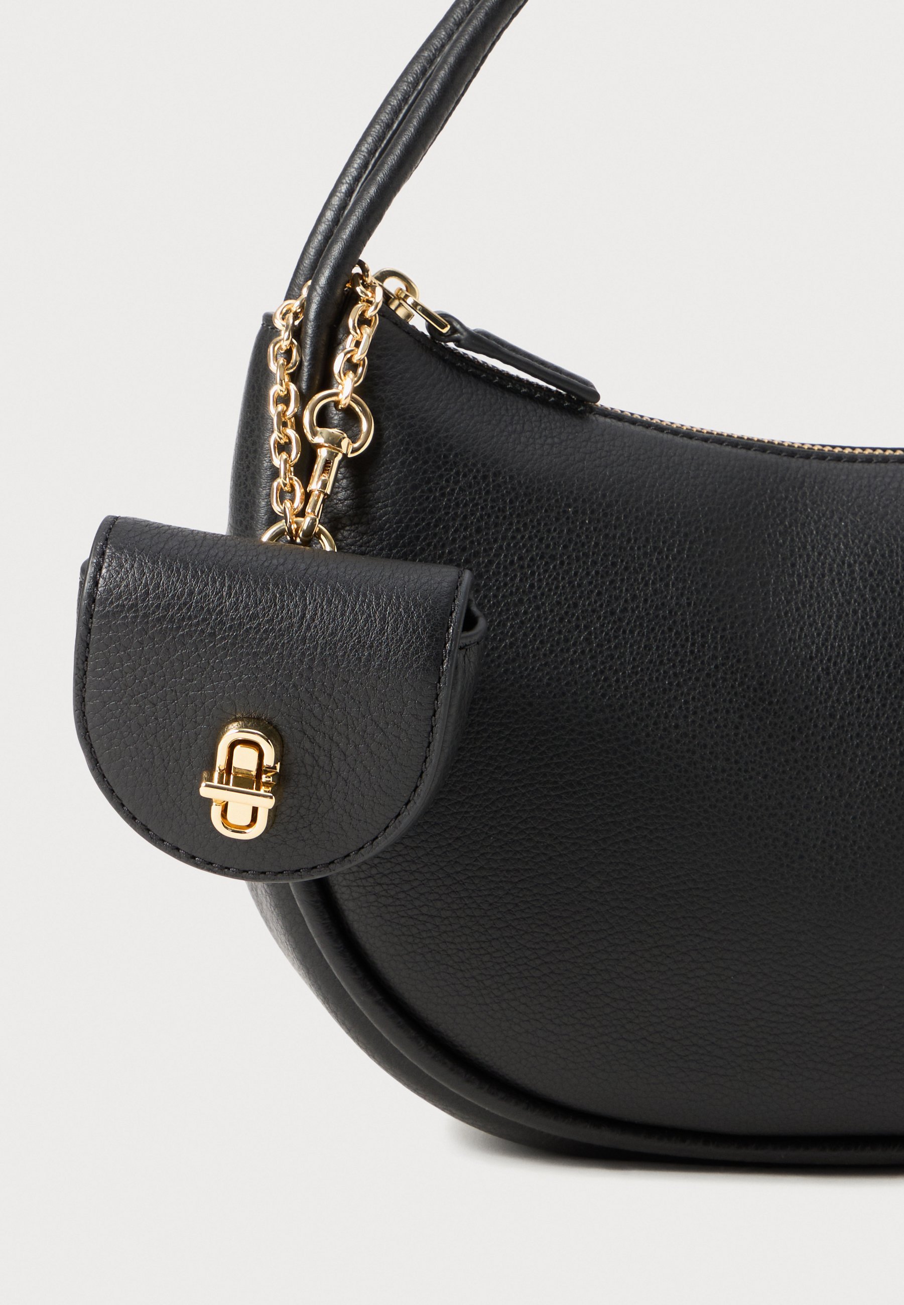 MARC JACOBS THE HOBO rankinė - juoda