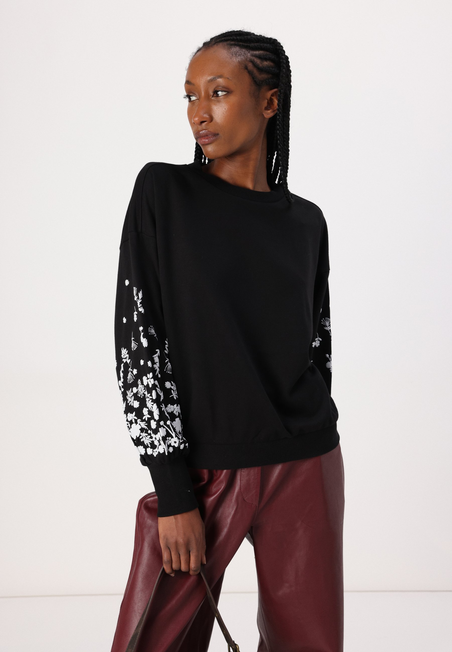 SOLO SU LBROOKE LS O-NECK FLOWER NOOS - Felpa - nera