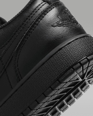 Air Jordan 1 Low Older Kids' Shoes