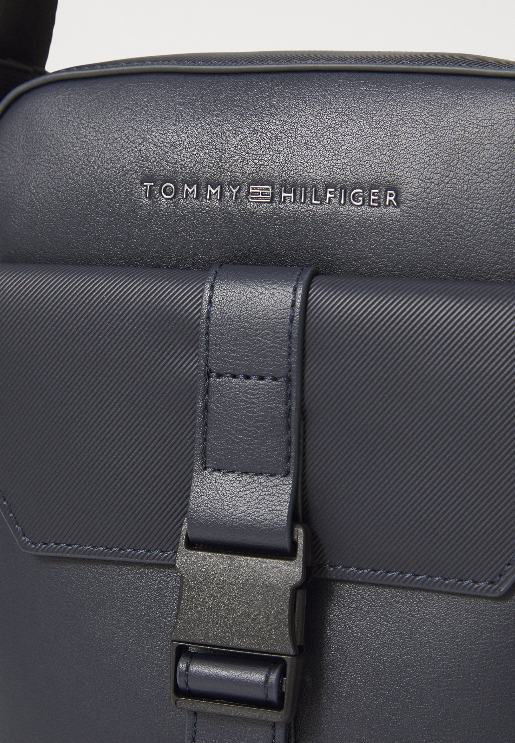 Tommy Hilfiger FOUNDATION MINI REPORTER - Crossbodytas - Space Blue