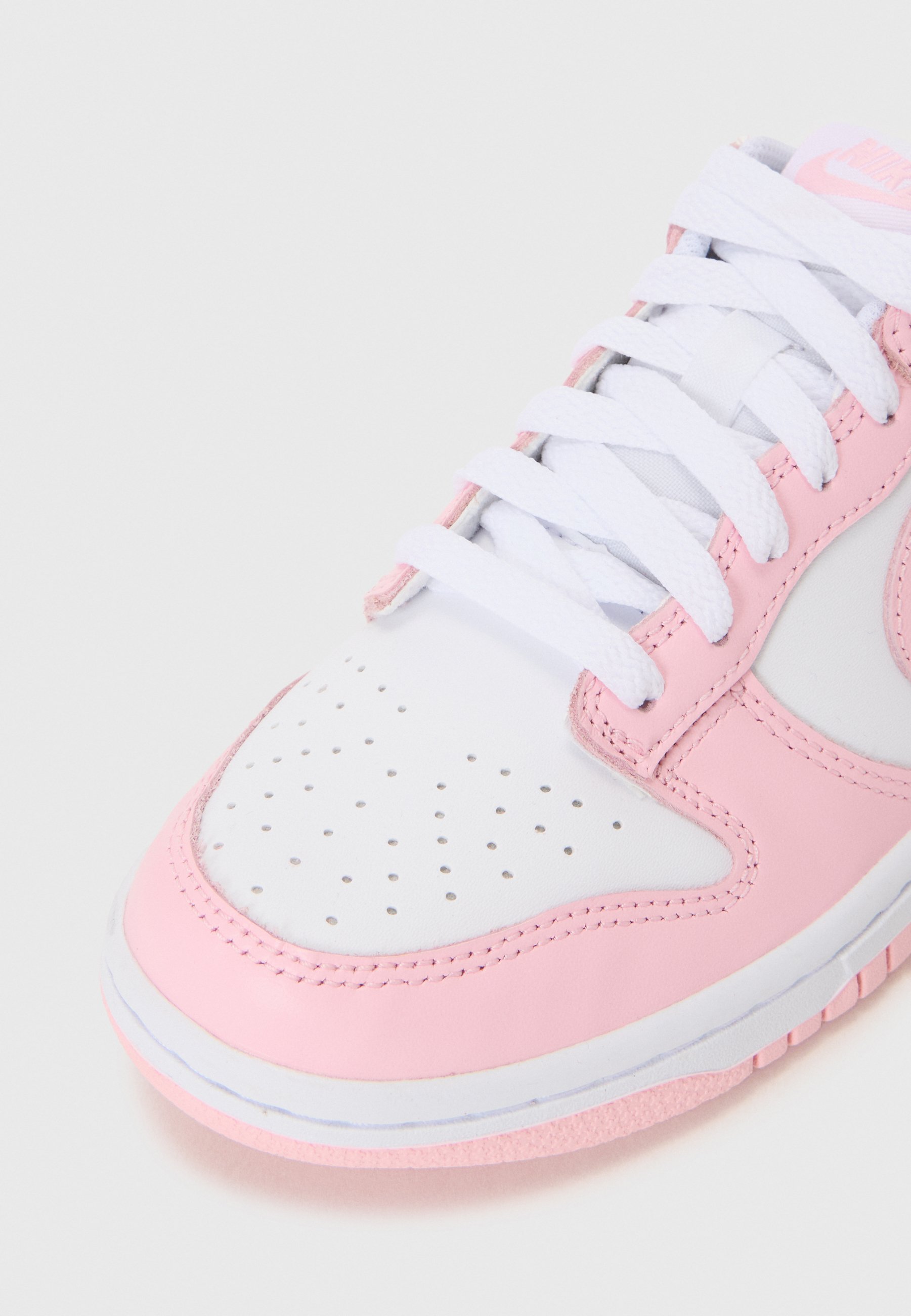 Nike Sportswear DUNK LOW UNISEX - Sneakers - wit/middelroze