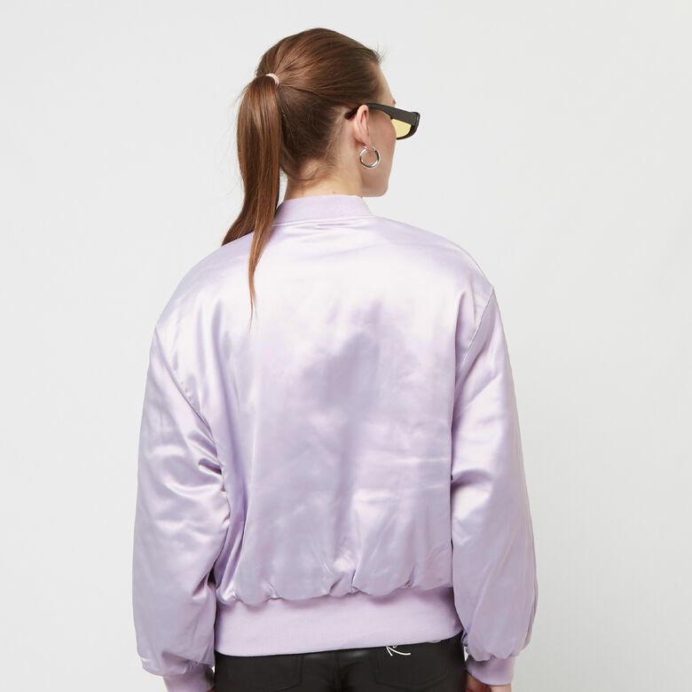 Chaqueta bomber retro de satén en el pecho