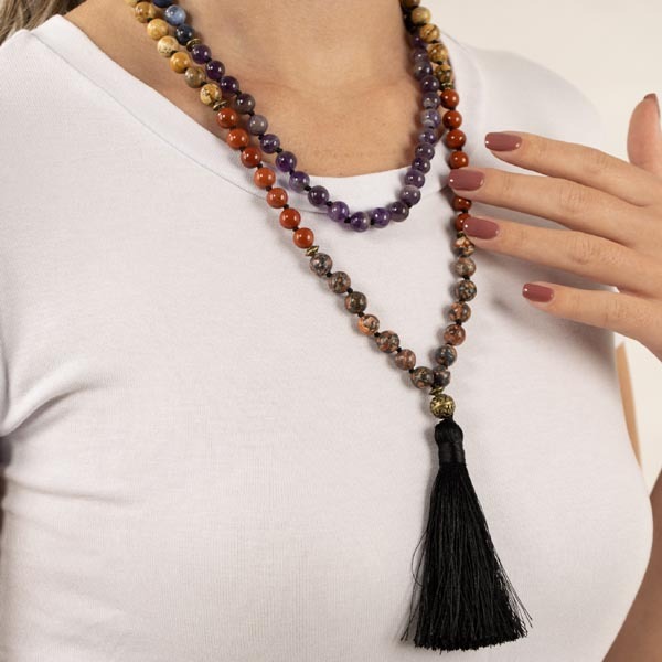 Collana con perline del chakra Myga
