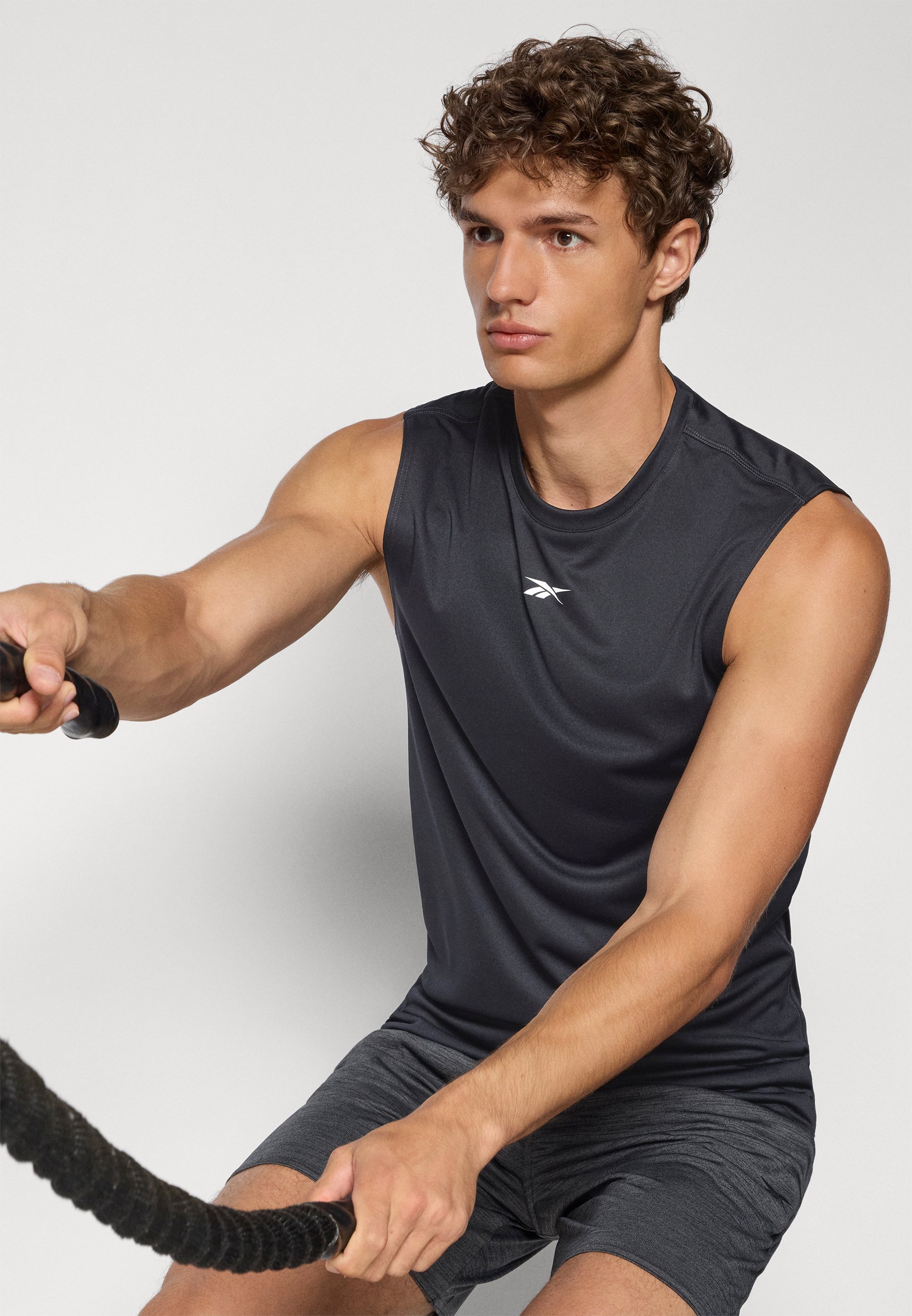 Reebok TRAIN SLEEVELESS TECH - Camiseta - preta