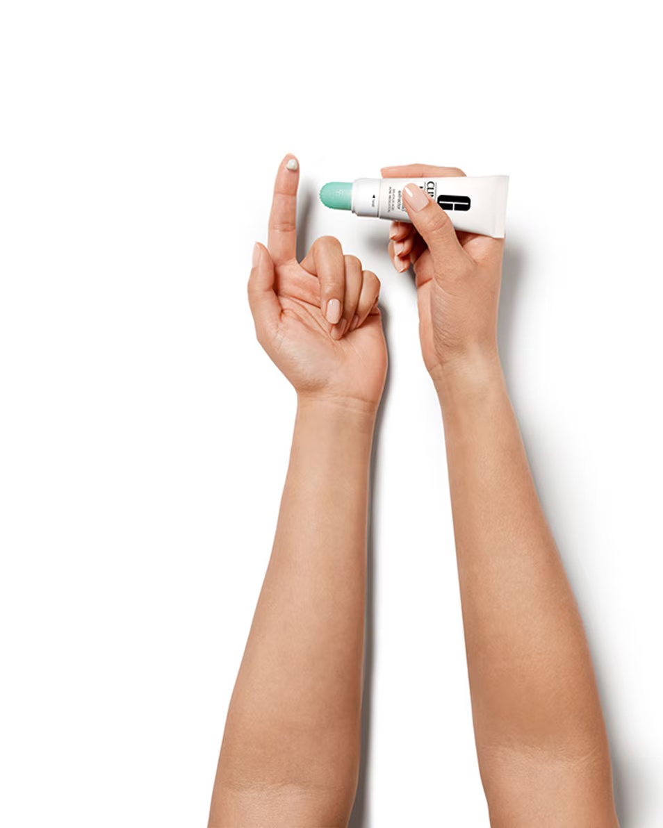 CLINIQUE BLACKHEAD SOLUTIONS ΑΥΤΟΘΕΡΜΑΙΝΟΜΕΝΗ ΣΥΣΚΕΥΗ ΕΞΑΓΩΓΗΣ ΜΑΥΡΩΝ ΣΗΜΑΤΩΝ ΓΙΑ ΘΕΡΑΠΕΙΑ