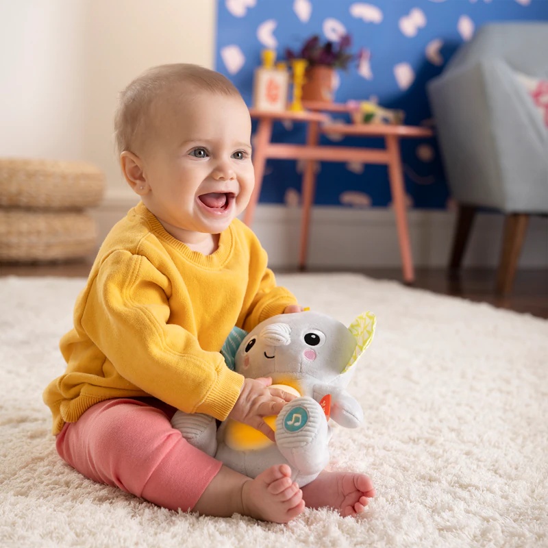 Bright Starts Hug-a-bye Baby™ плишана играчка са музиком