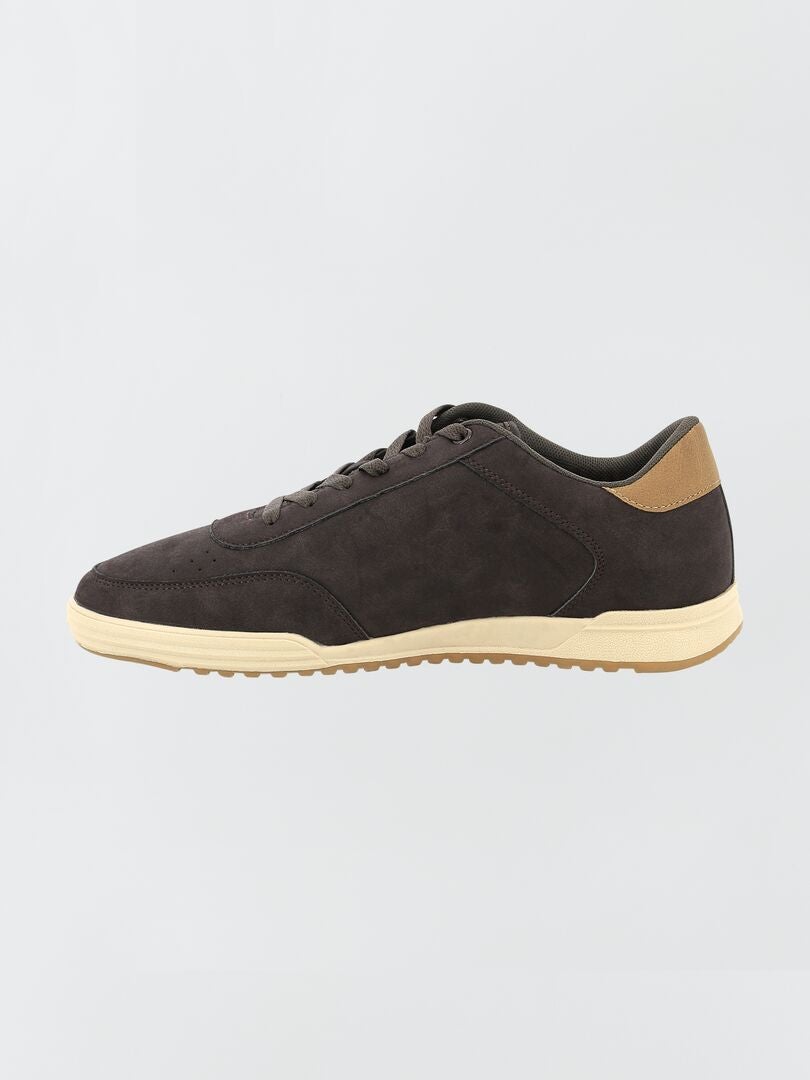 Tênis de caminhada Umbro em camurça - Marrom