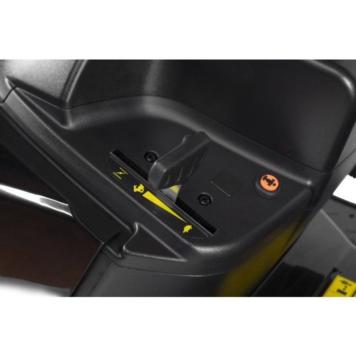 Cortacésped autopropulsado de gasolina ALPINA AT4 84A – Ancho de corte de 84 cm – Hasta 2800 m² – Motor de 352 cc – Recolector de césped de 200 L