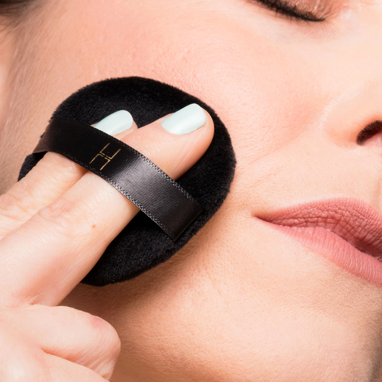 Pudră absorbantă translucidă - LH cosmetics
