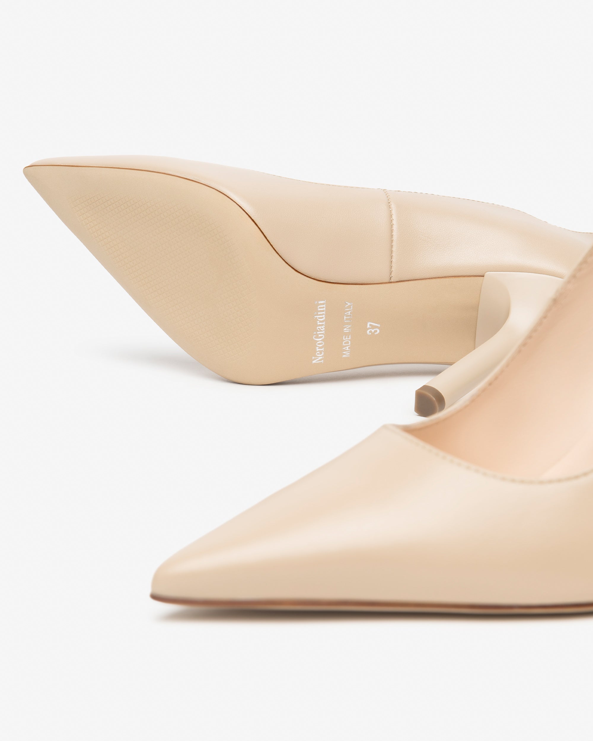  Damen-Pumps aus Leder