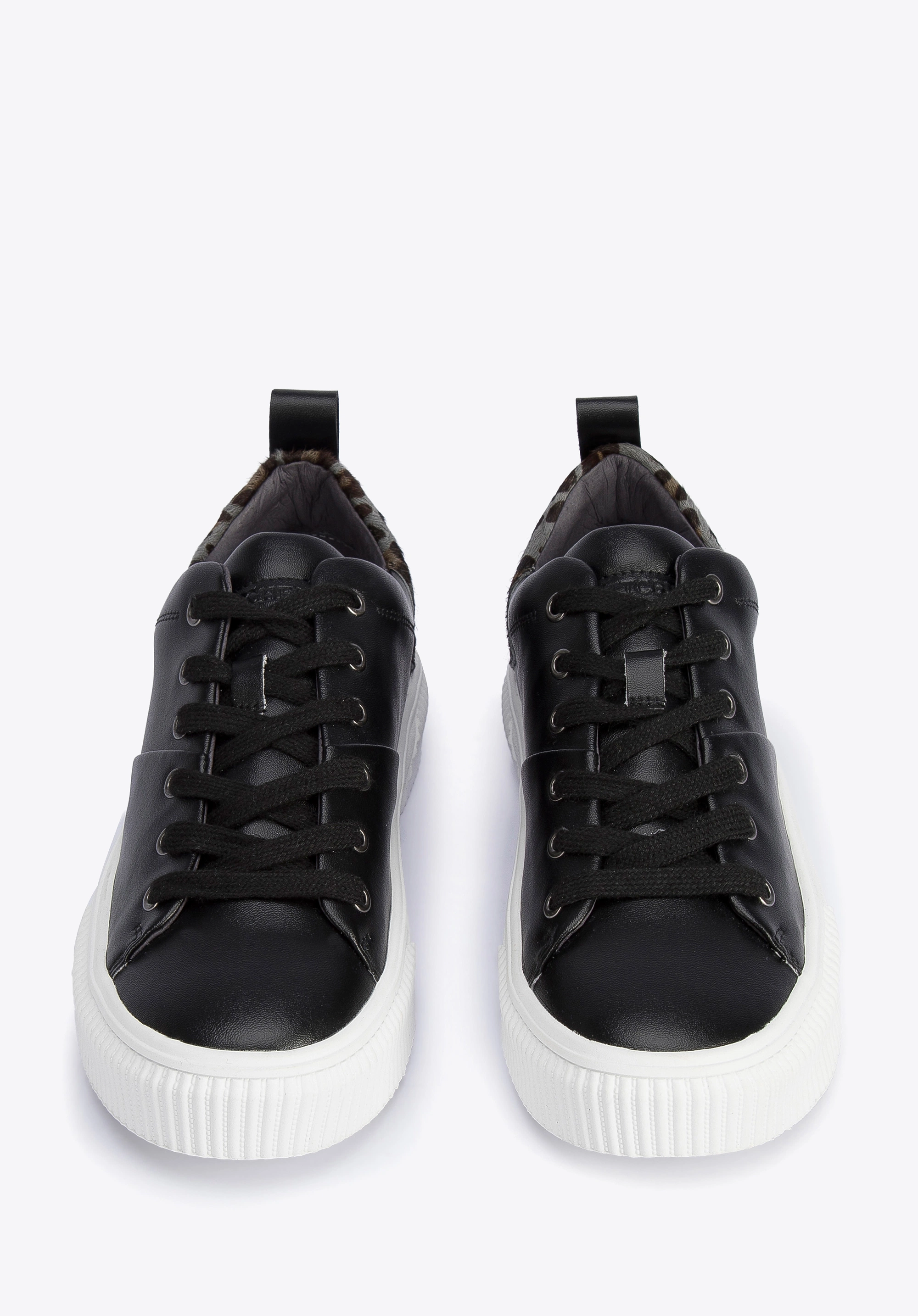 Damskie sneakersy skórzane z wzorem w cętki czarne
