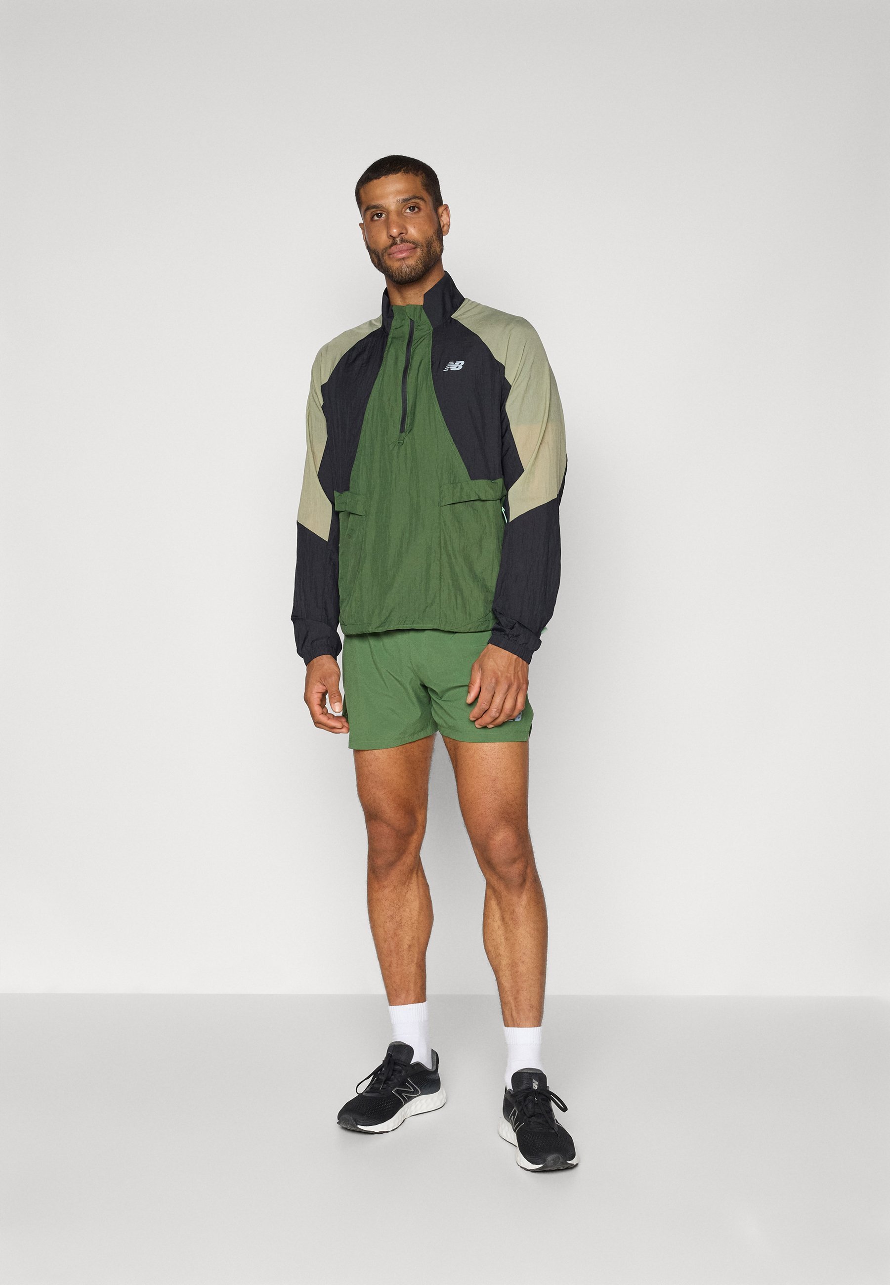 New Balance BETTER RUN WASSERABWEISENDE JACKE - Windbreaker - Strumpfband-Schlangenmuster