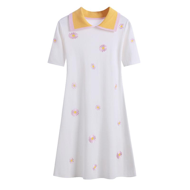 Abito polo da donna in maglia con ricami di crisantemi, nero, casual, lunghezza al ginocchio, dritto, primavera 2020.