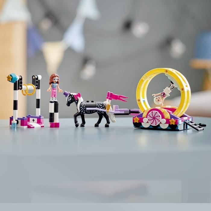Set di costruzioni LEGO Friends Acrobazie Magiche - Mini-Doll - Parco a tema