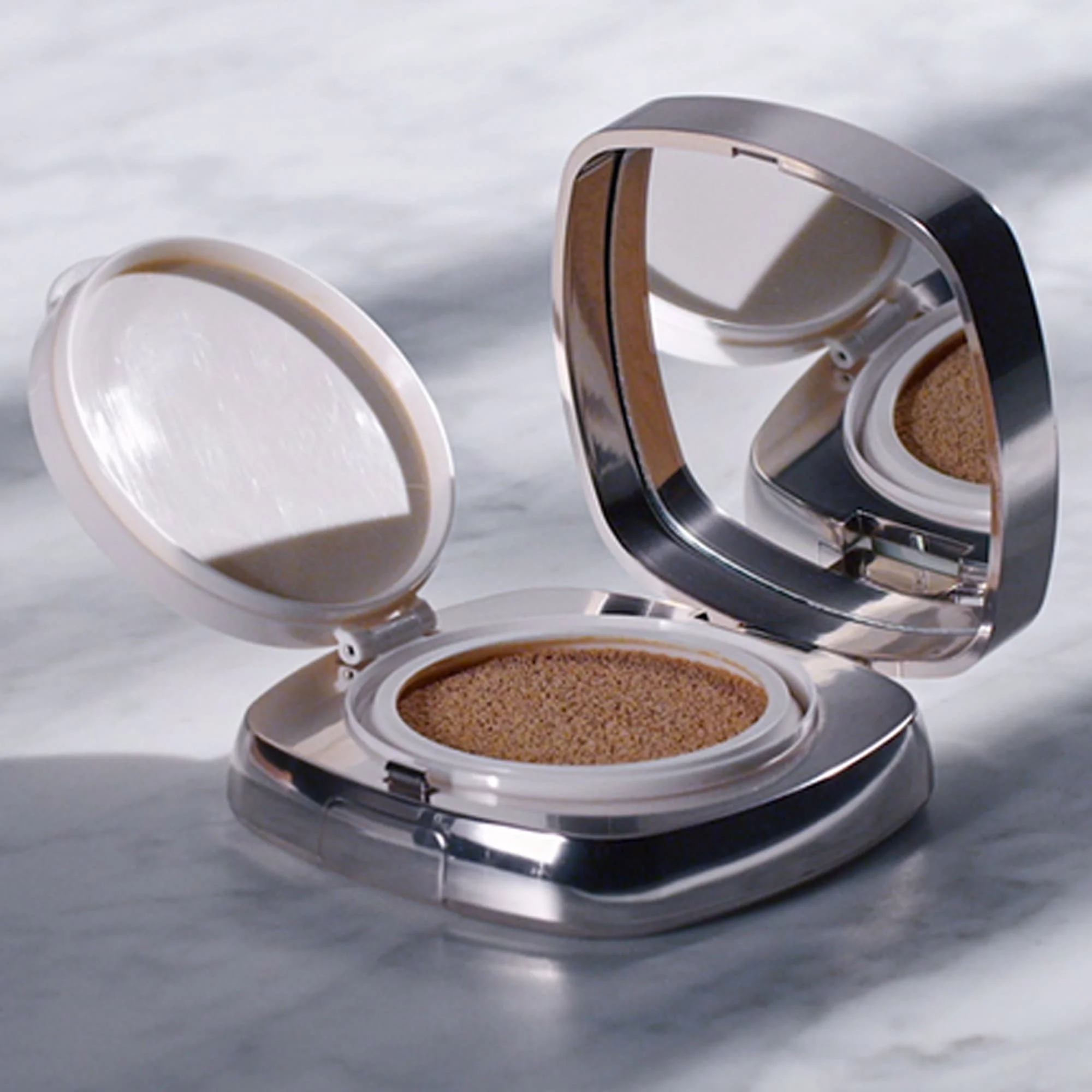 Skincolor Luminous Lifting Cushion Foundation SPF20 - Fondotinta liquido