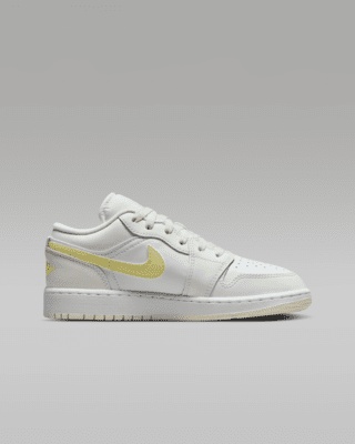 Air Jordan 1 Low Older Kids' Shoes