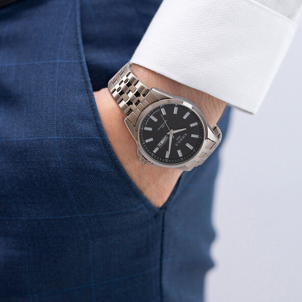 Herren-Armbanduhr mit Tag- und Datumsanzeige Model-No AN4-KIAU-MG