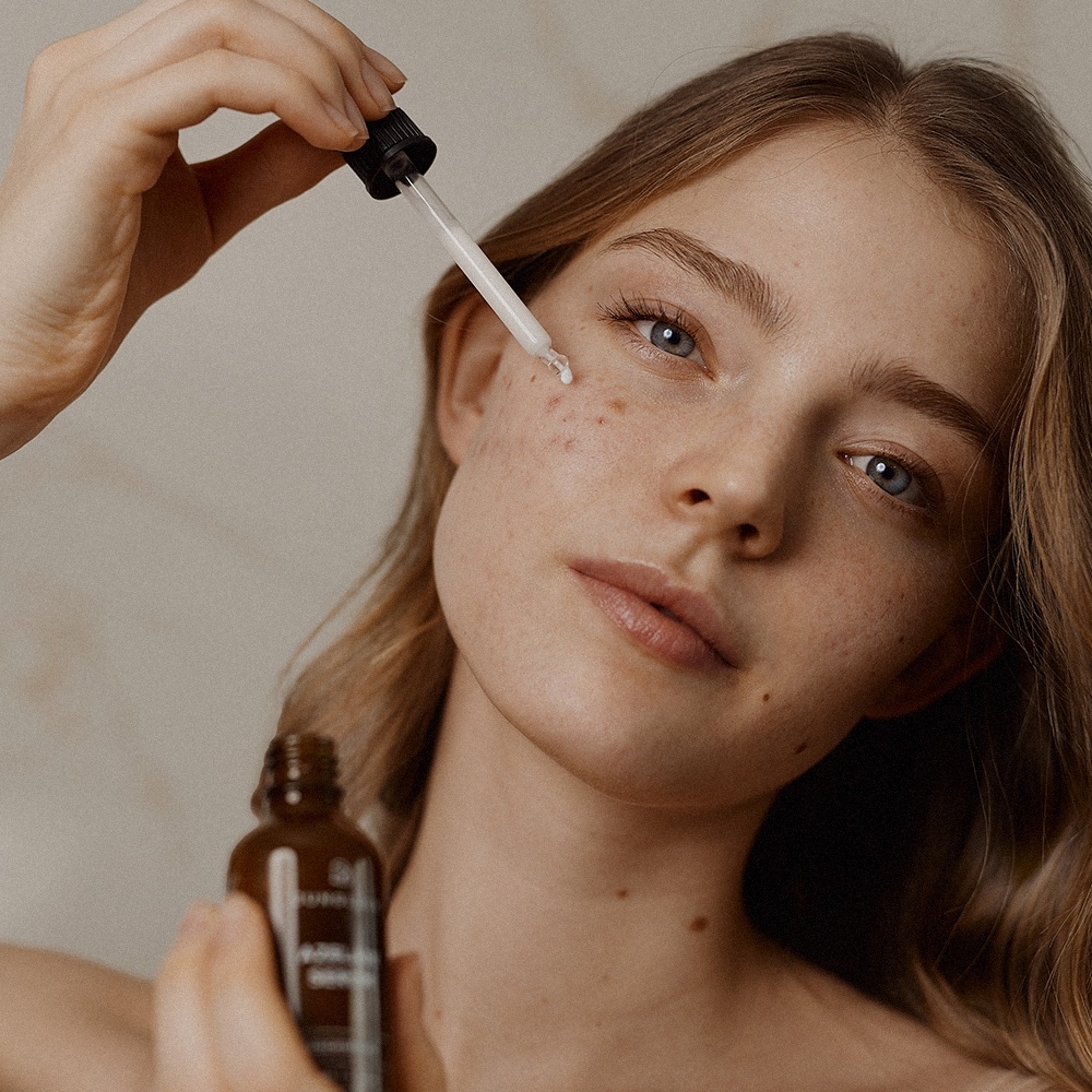 Juniglück hidratantni serum „Bye Bye Pimple“ kombinacija – tonik za lice sa cinkom i serum sa azelainom – 150 ml