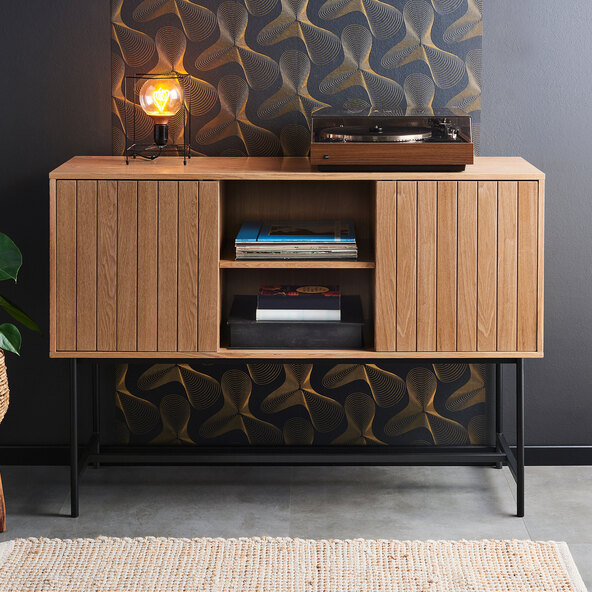 Laag dressoir in retrostijl