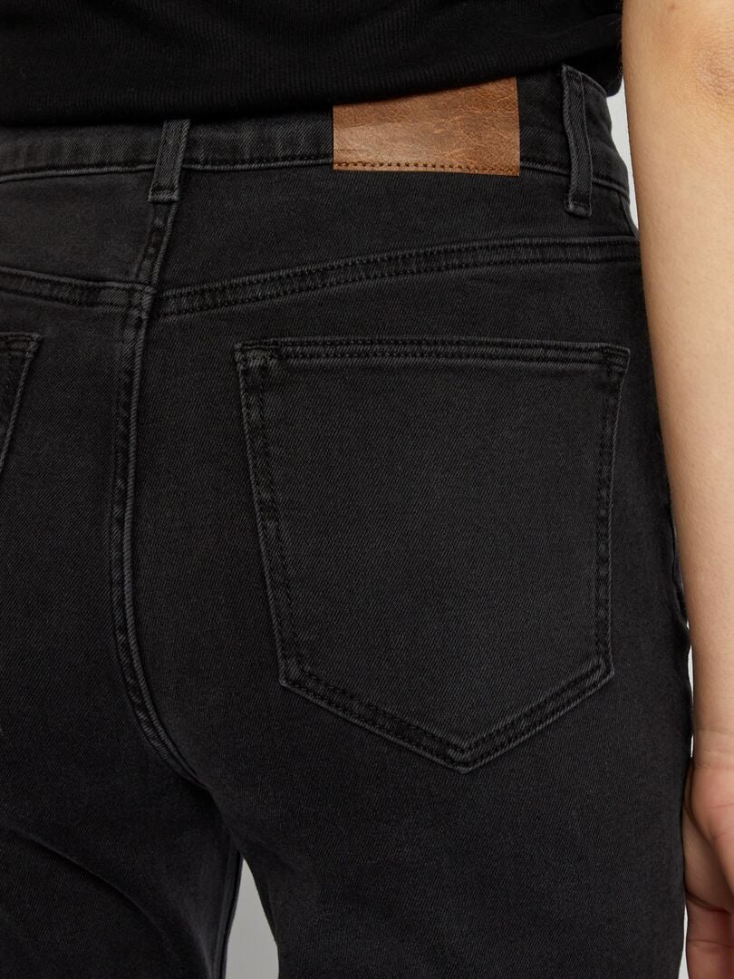 Calça jeans flare - tamanho 30 - preta