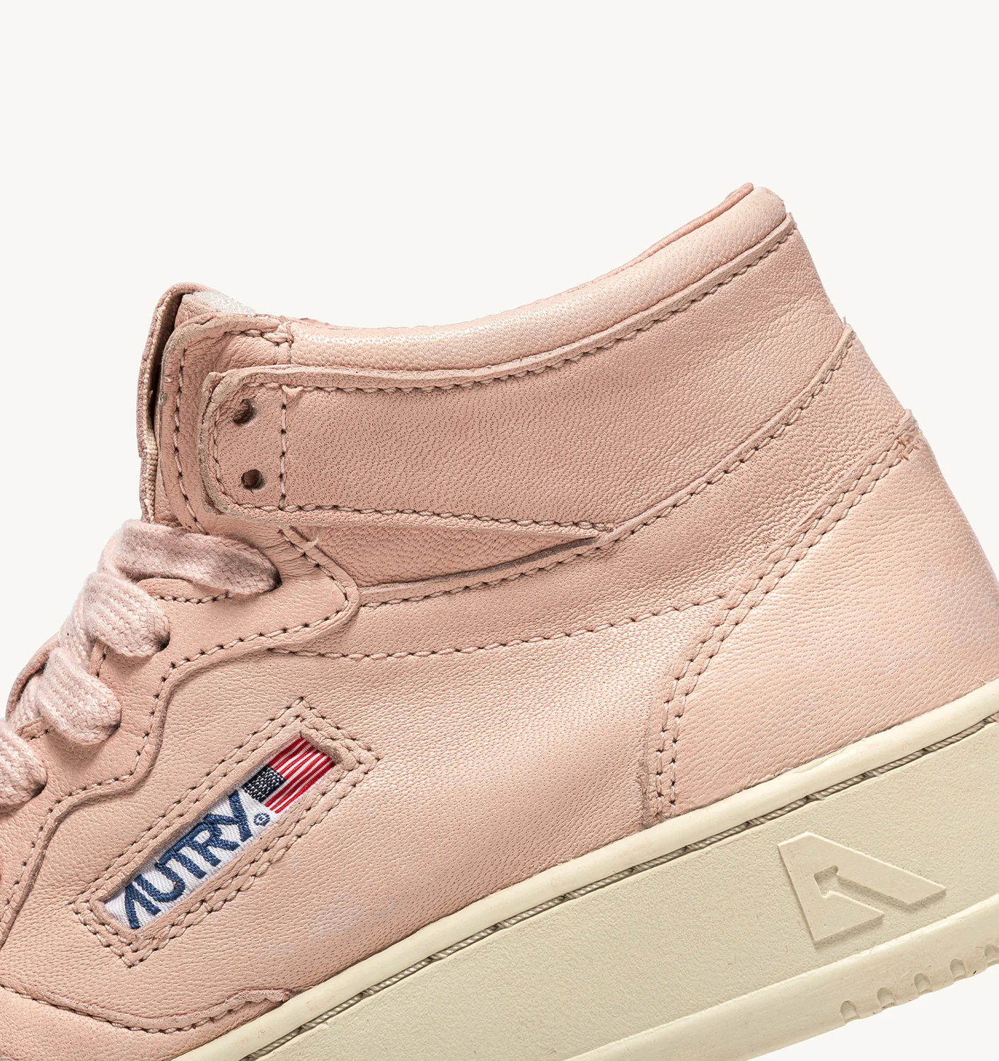 Adidași Medalist Mid din piele de capră moale, culoare piersică