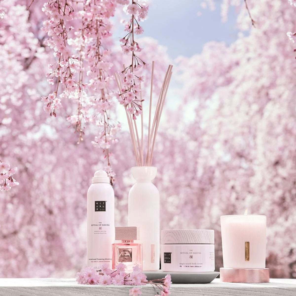 The Ritual of Sakura Scented Candle - Candela Profumata
