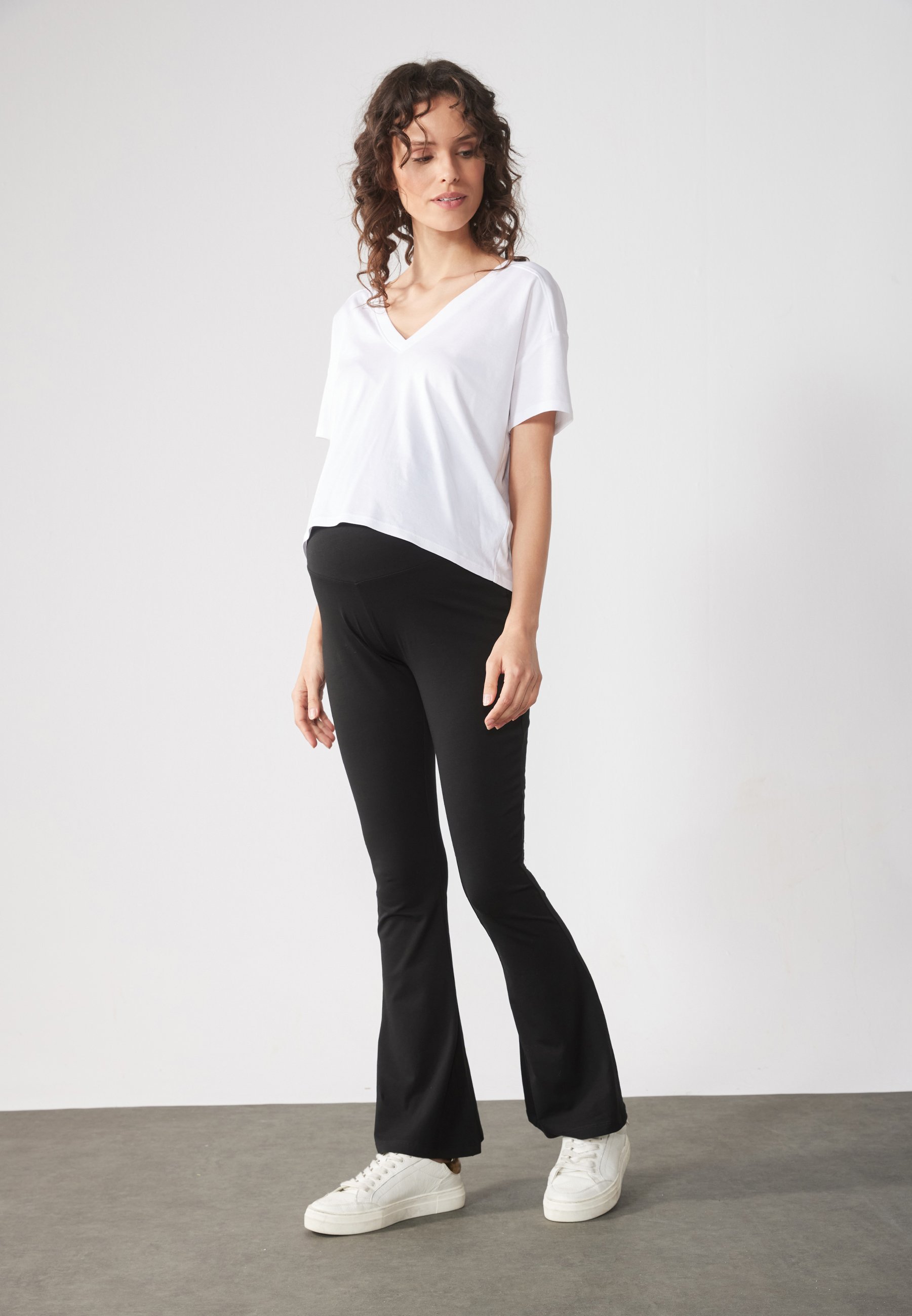 Calça Anna Field MAMA - preta