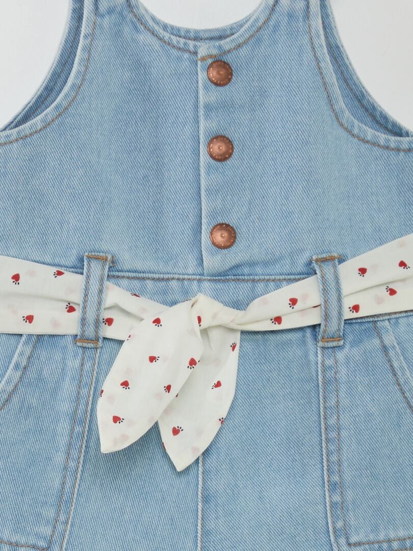 Spijkerjumpsuit met bedrukte riem - WIT