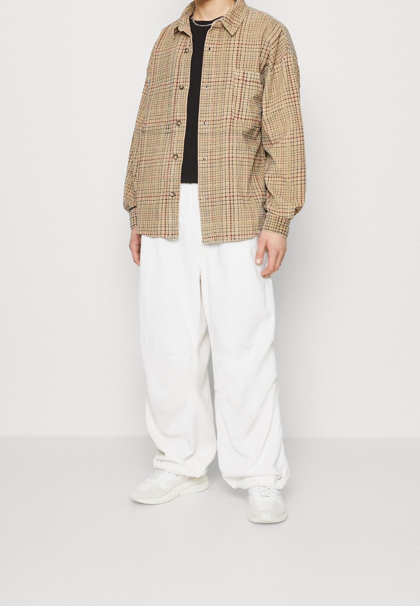 BDG Urban Outfitters shirt - bruin
