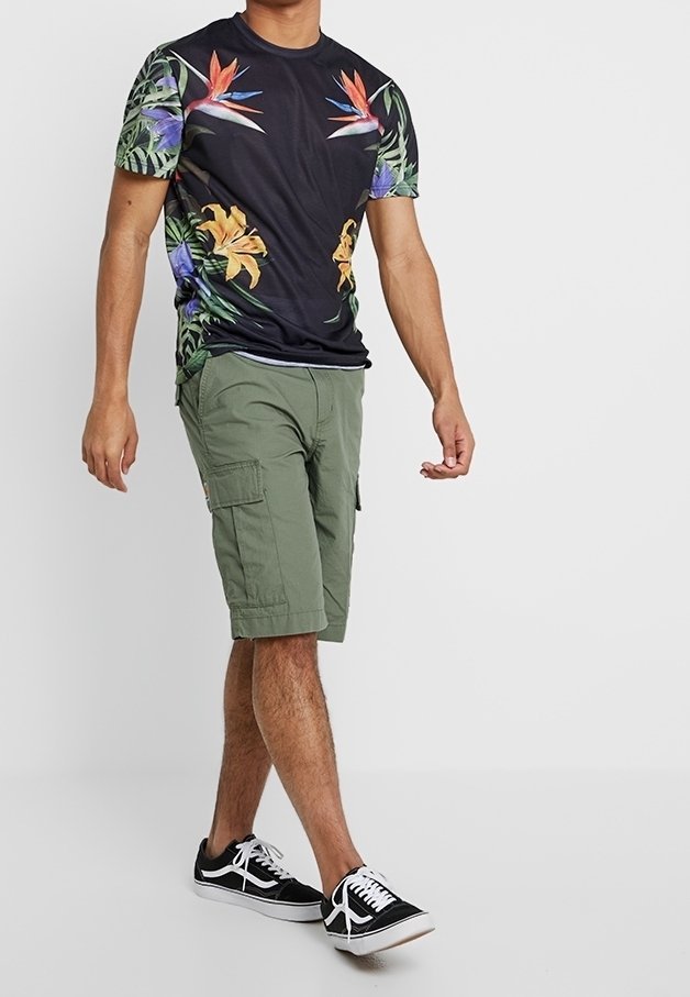 Camiseta com estampa YOURTURN - preta