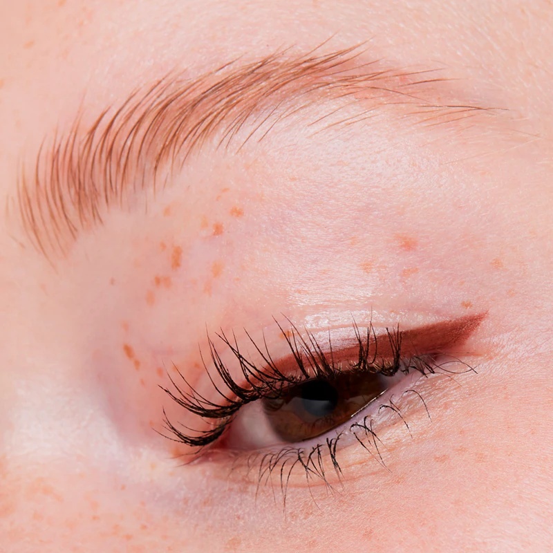 essence Lash PRINCESS eyeliner w pisaku
