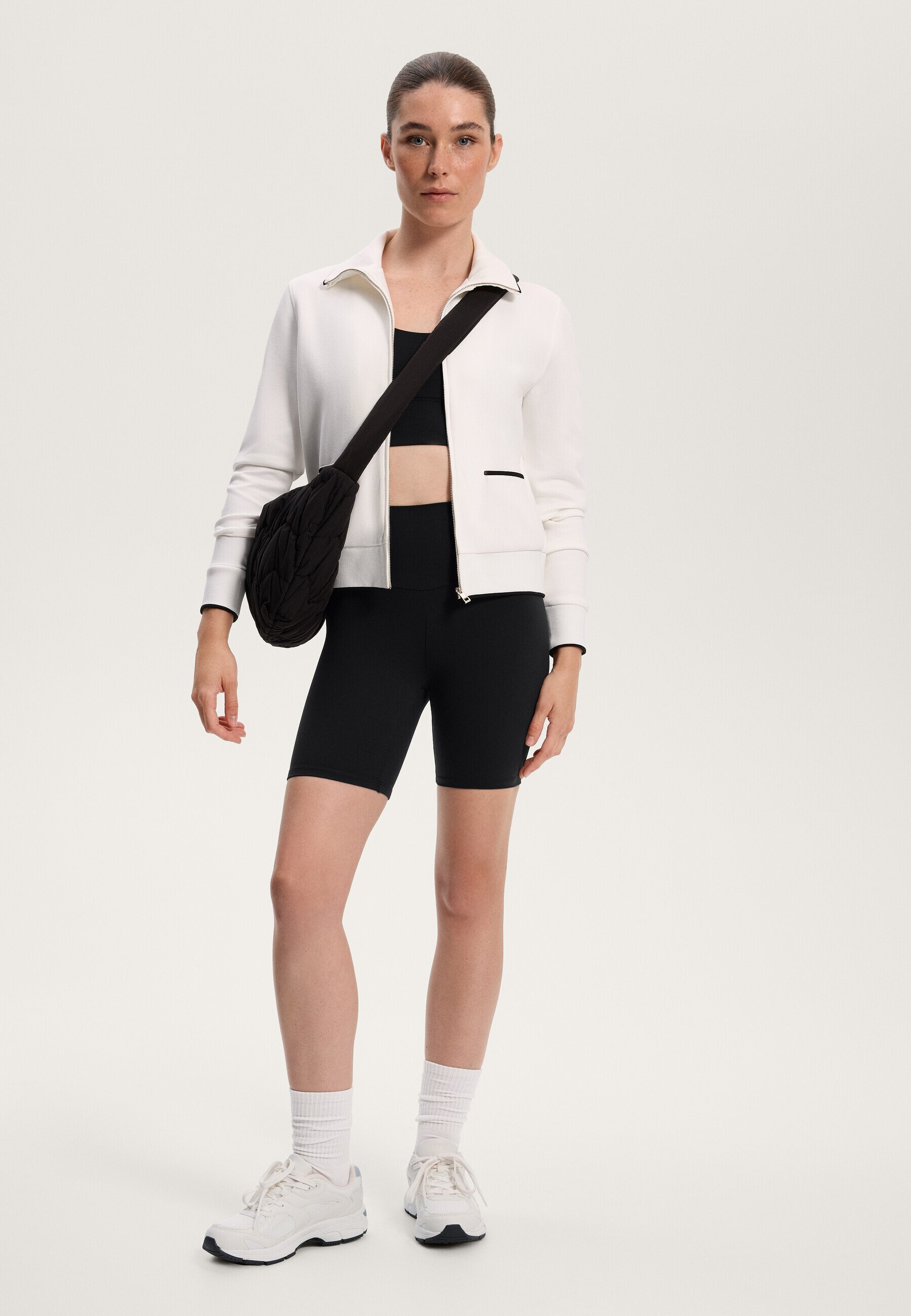 OYSHO COMFORTLUX AUGSTAS VIRPUĻA BIKER legingi - melni