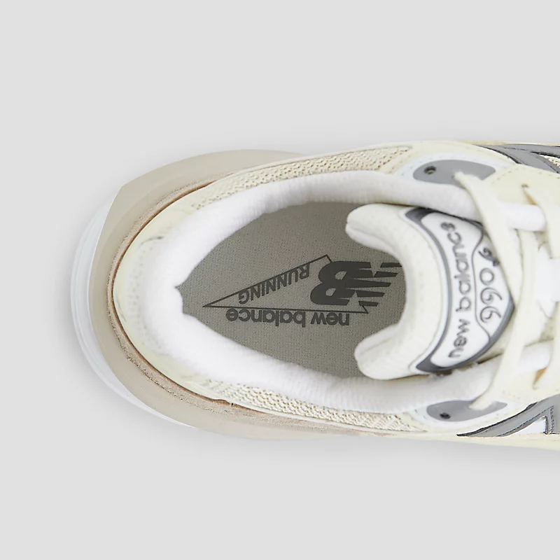 Pánské boty Made in USA 990v6 - šedé s kostí