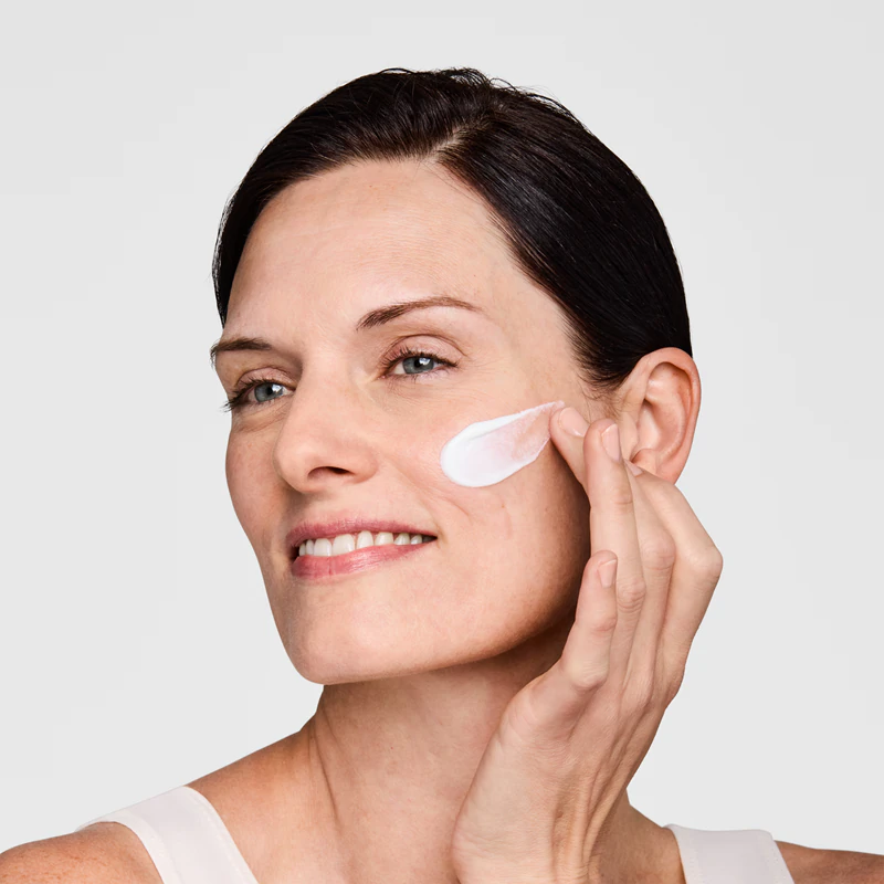 Estée Lauder DayWear Multi-Protection Anti-Oxidant 24H-Moisture Creme FPS 15, creme hidratante de dia para pele normal a mista.
